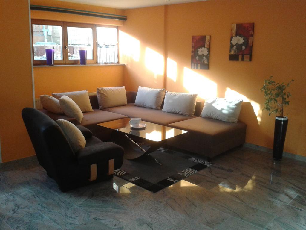Ferienwohnung Weiss รูสท์ ภายนอก รูปภาพ