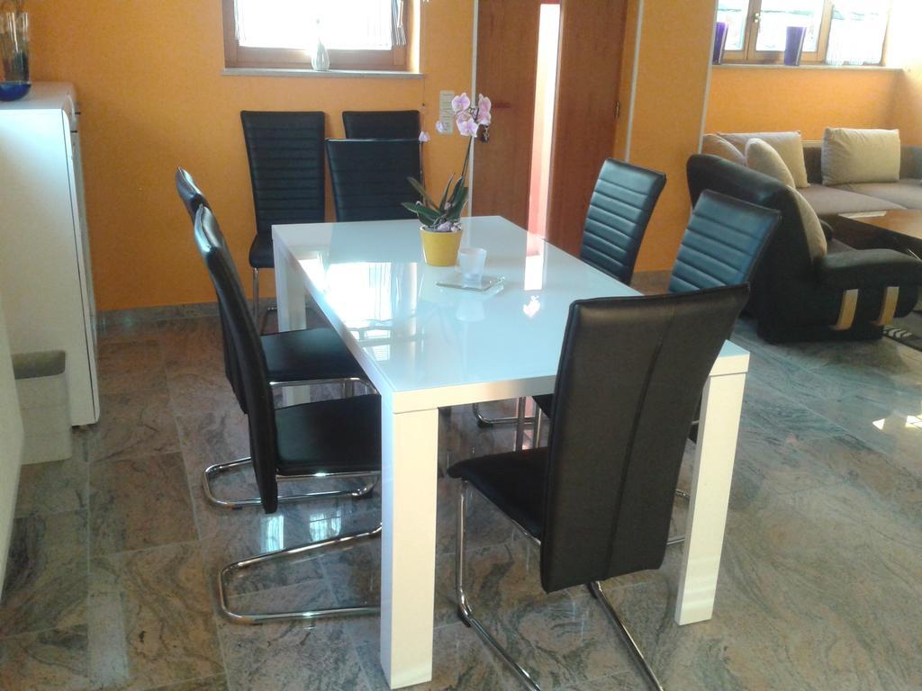 Ferienwohnung Weiss รูสท์ ภายนอก รูปภาพ